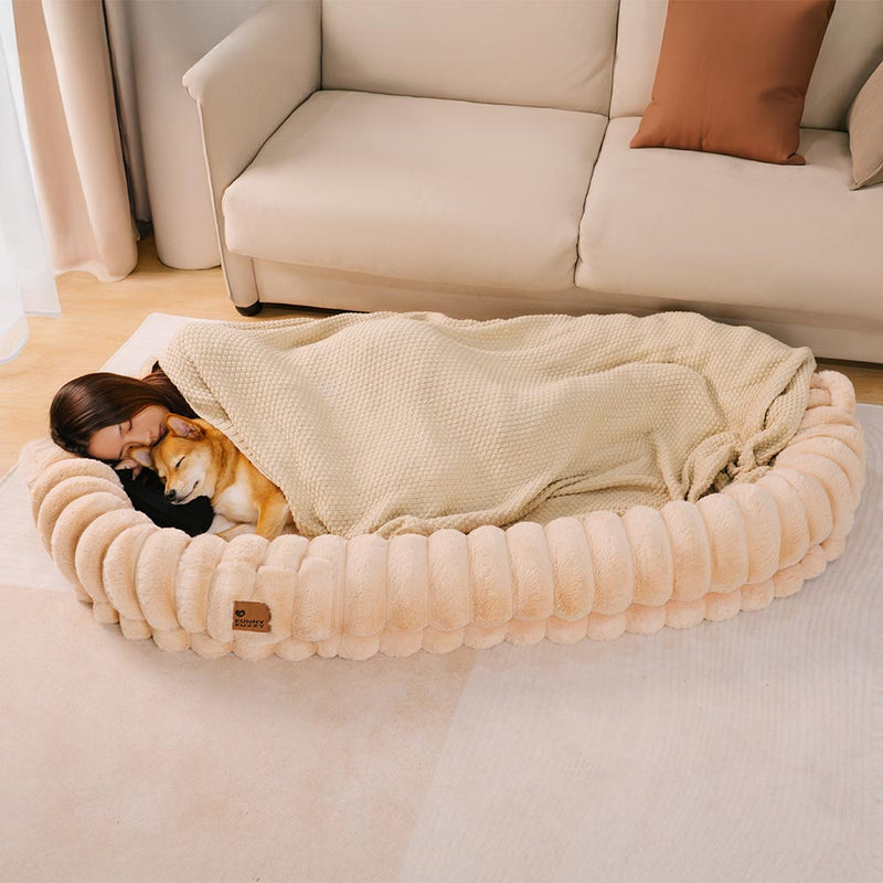 Cama para cachorro humano super grande e macia em formato de donut cremoso - Cuddle Cradle