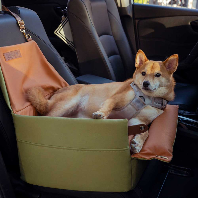 Cama elevatória para assento de carro de luxo em couro sintético elevado para cães - Viajante Urbano