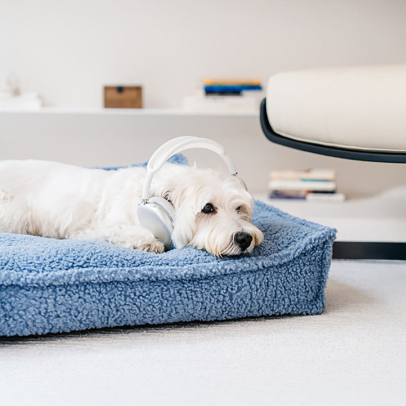 Cama para Cães e Gatos com Suporte curvo em Tecido Teddy Impermeável